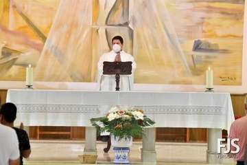  Decenas de fieles rinden pleitesía a San Antonio de Padua en Clavellinas/Francisco Javier Santana.